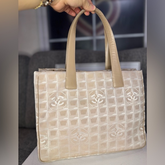 Authentic Chanel New Travel Line Tote - Beige/Off-White - Excellent Condition - Picture 2 of 16